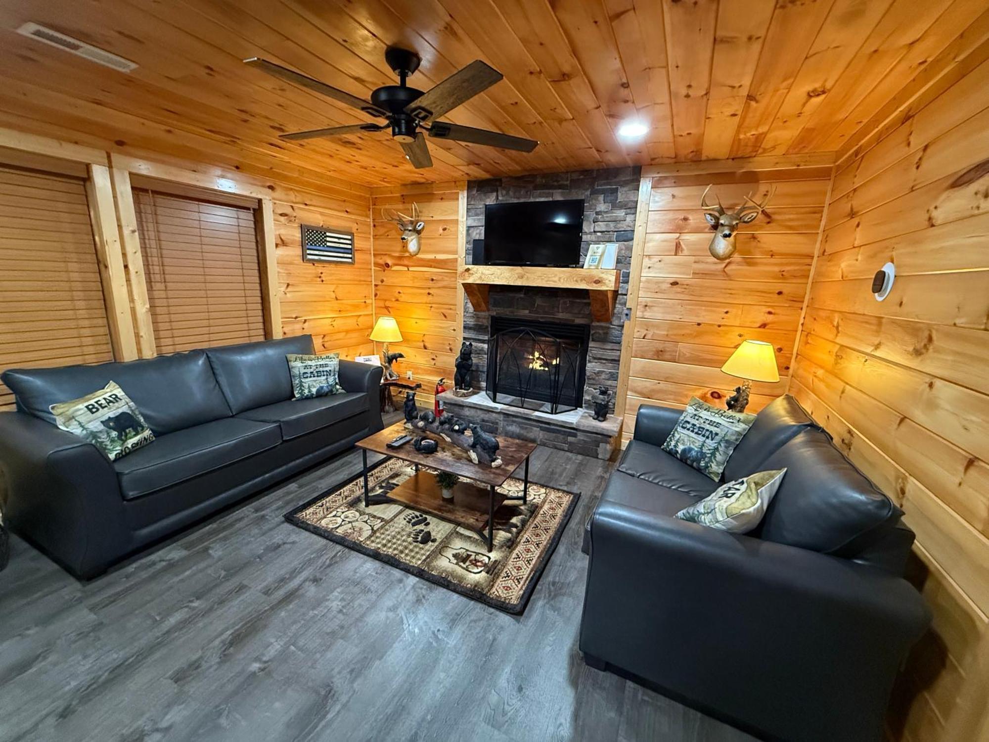 Paradise At The Smokies Cabin With Hot Tub! Sevierville Exterior photo