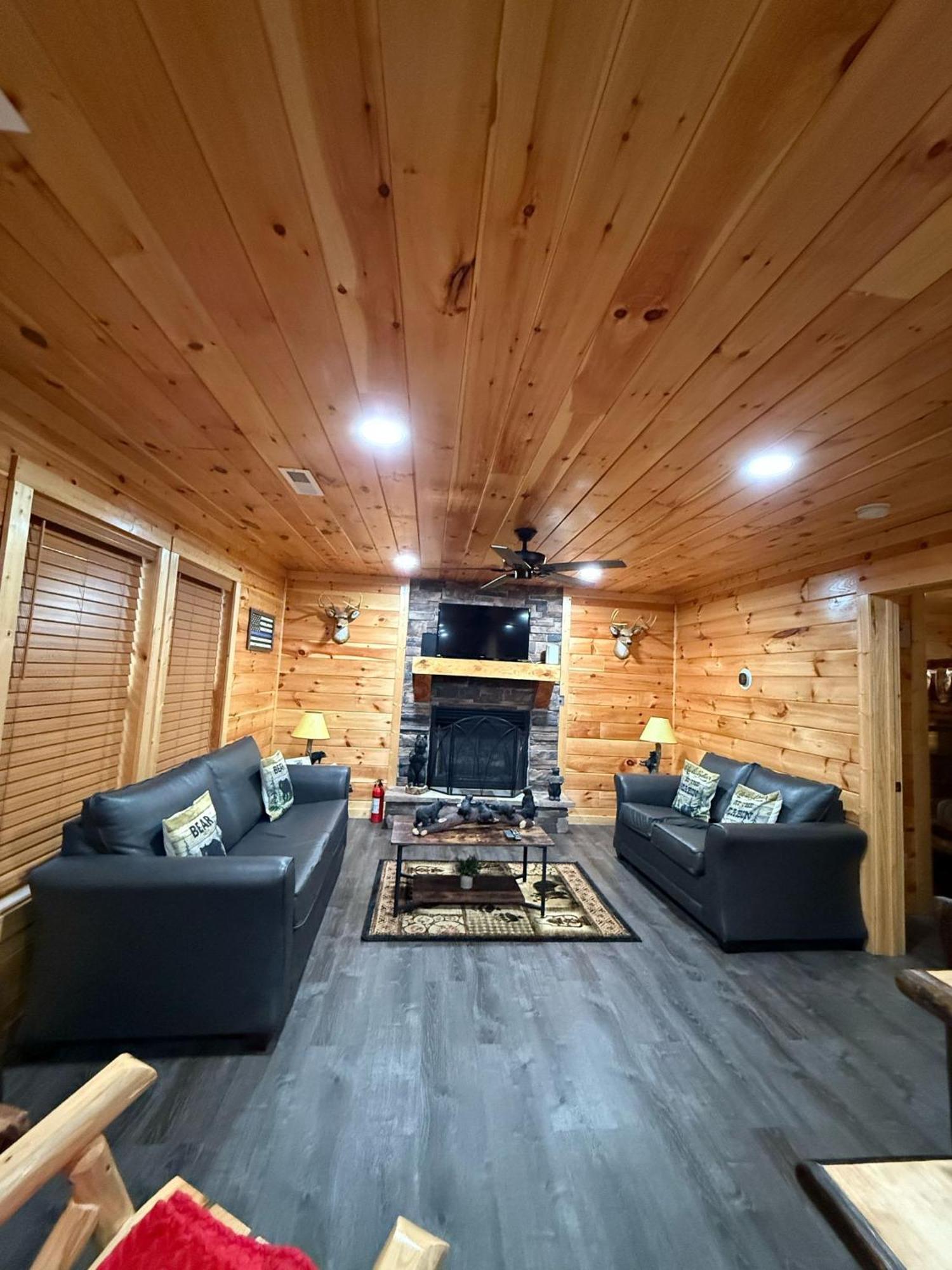 Paradise At The Smokies Cabin With Hot Tub! Sevierville Exterior photo