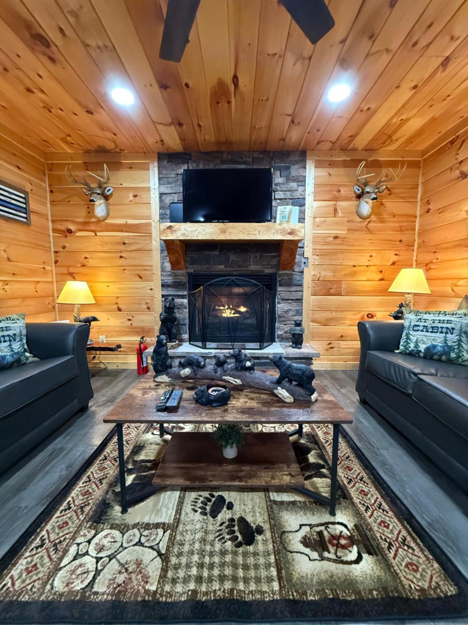 Paradise At The Smokies Cabin With Hot Tub! Sevierville Exterior photo