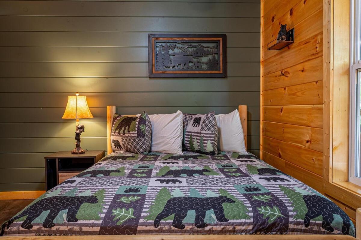 Paradise At The Smokies Cabin With Hot Tub! Sevierville Exterior photo