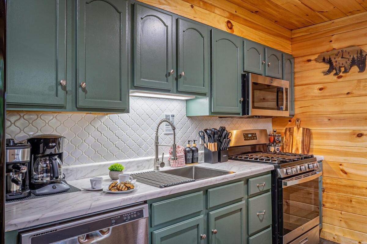 Paradise At The Smokies Cabin With Hot Tub! Sevierville Exterior photo